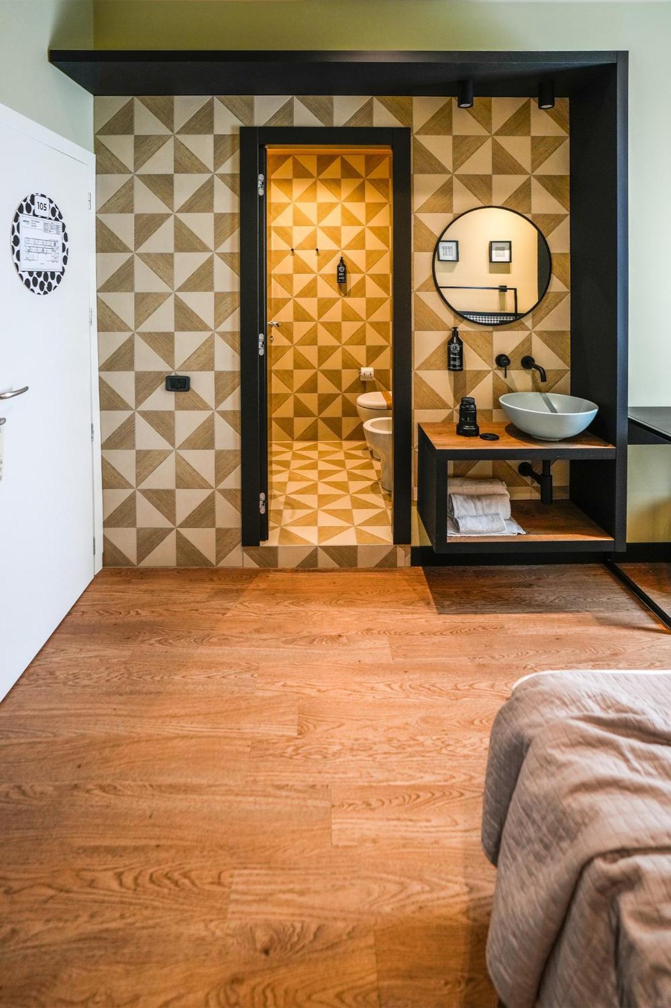 ריצ'יונה Hotel Vagabond מראה חיצוני תמונה