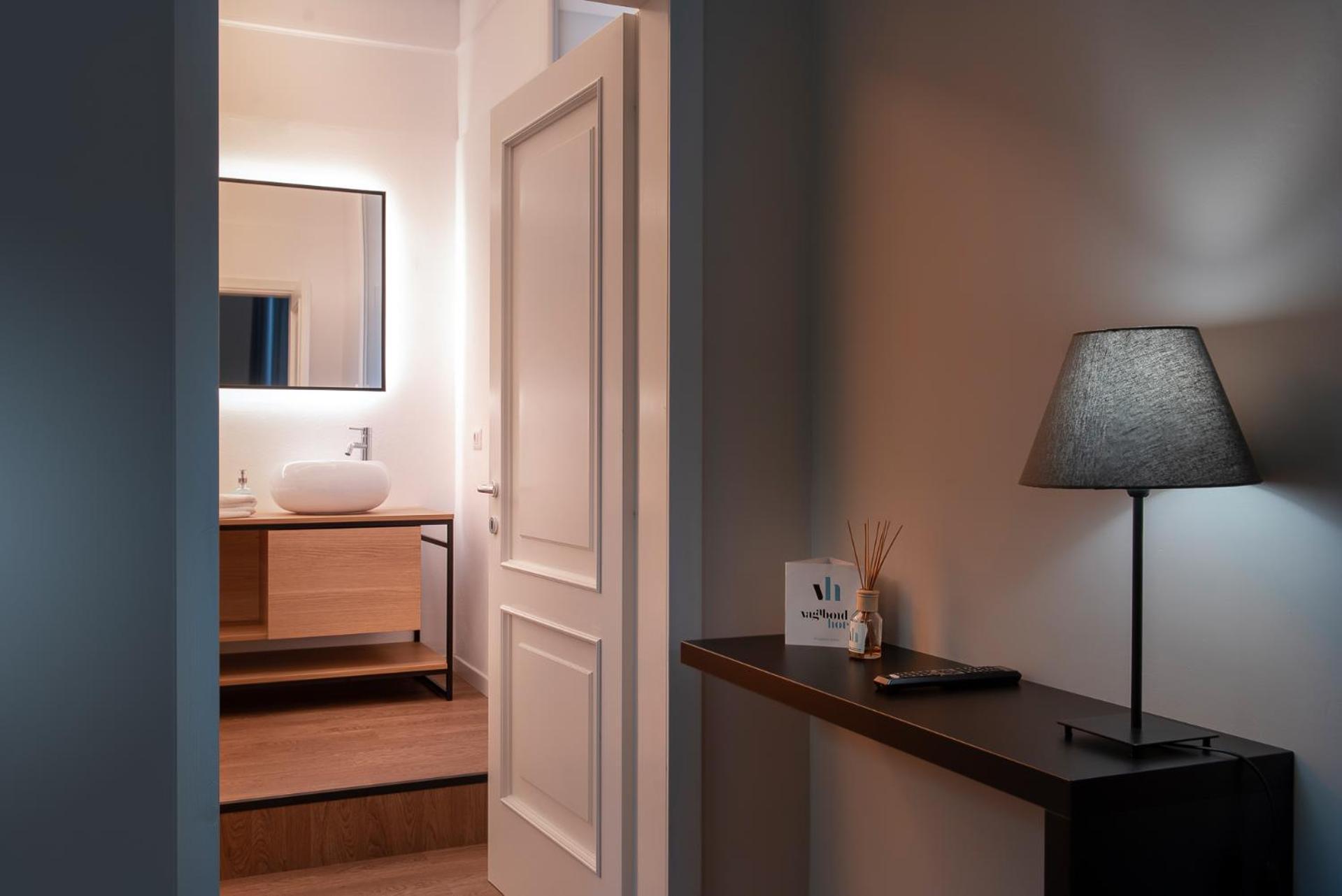 ריצ'יונה Hotel Vagabond מראה חיצוני תמונה